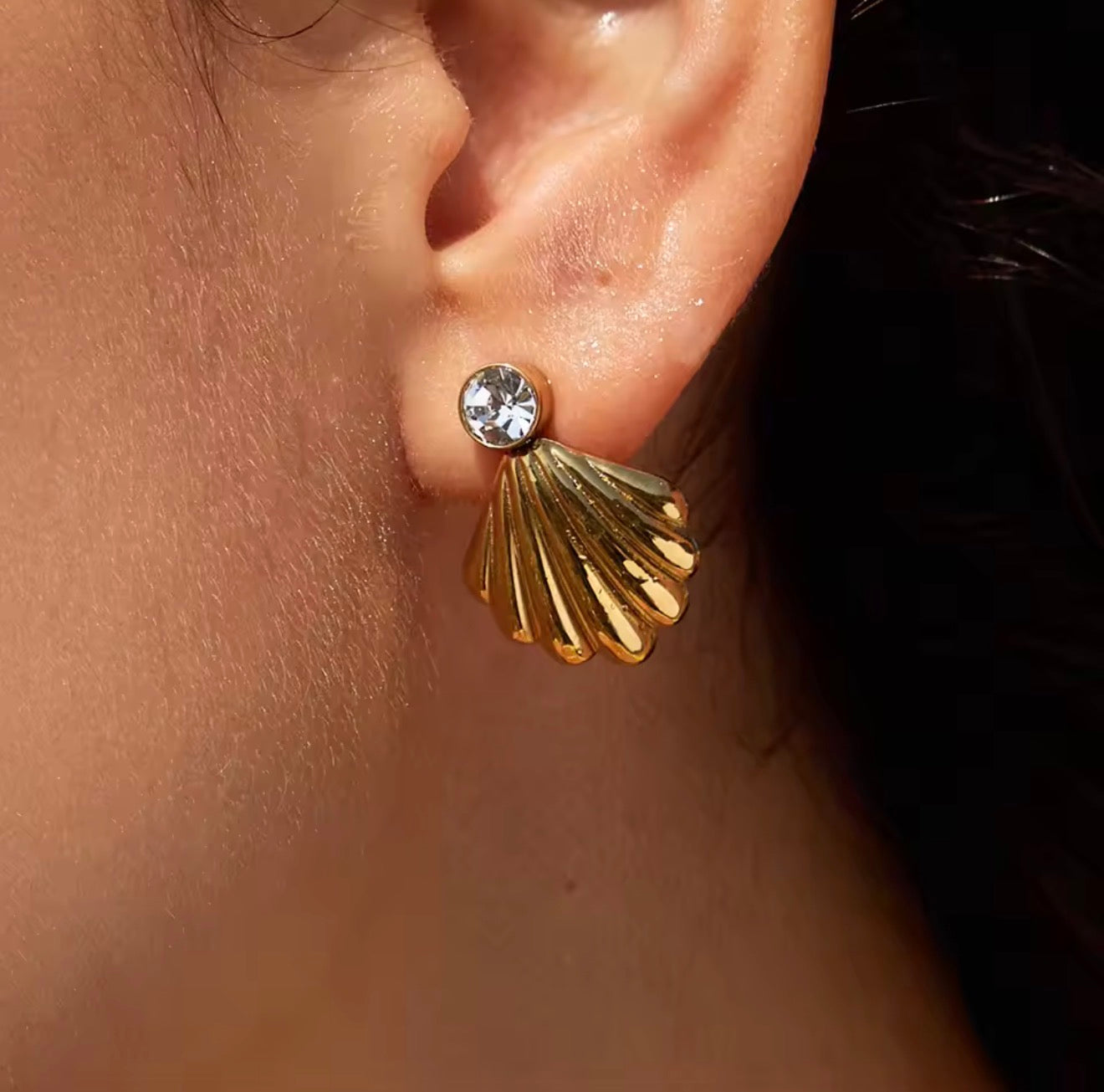 Inage Shell Earrings